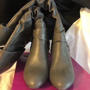 Women’s Boots Rampage Grey New in Box